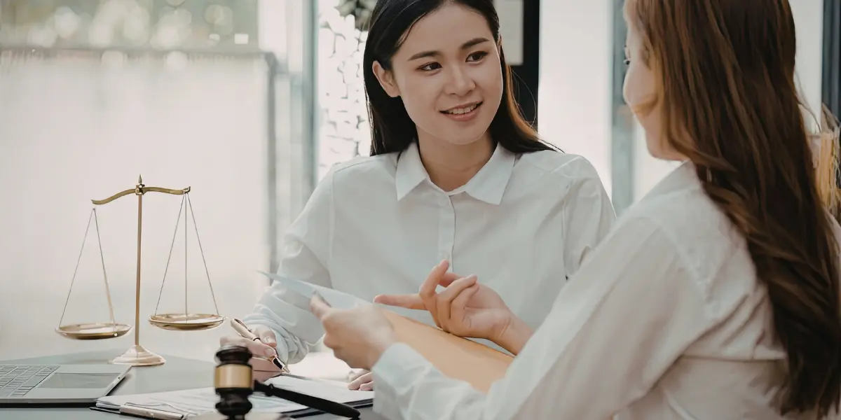 Remote Paralegal vs In-House Paralegal